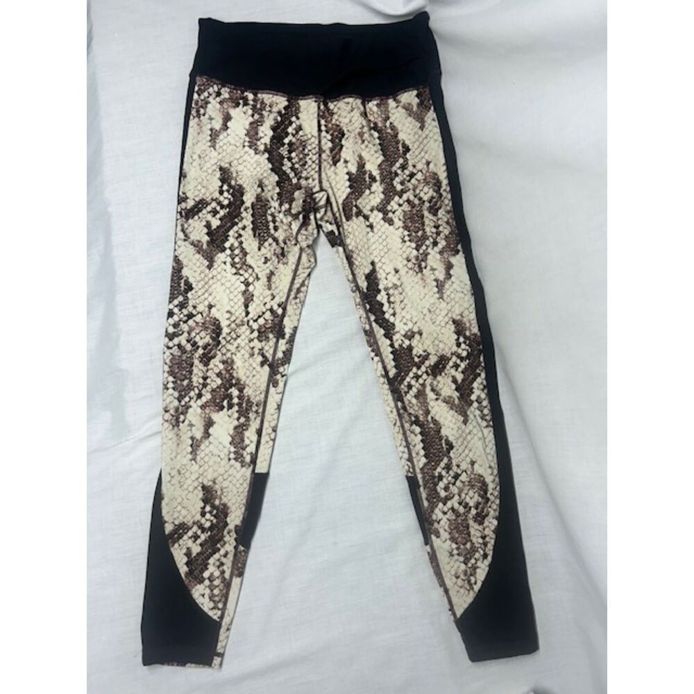 Manduka Crossover Waistband Leggings - Snakeskin Print, Size L (EUC)
